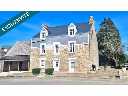 maison familiale avec dépendances et grand hangar
