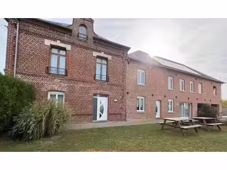 maison familiale spacieuse avec beaux volumes.