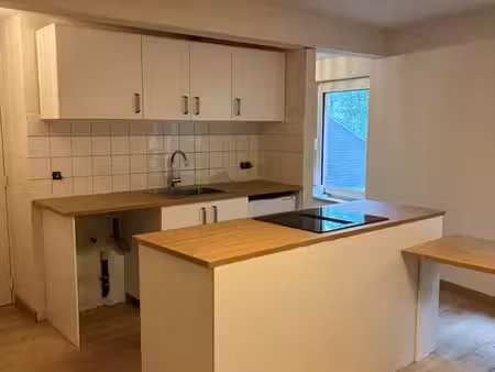 appartement meublé rénové avec parking à wavre