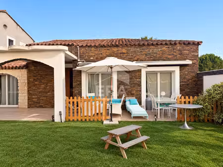 la colle sur loup villa de plain-pied jardin grand garage et stationnements
