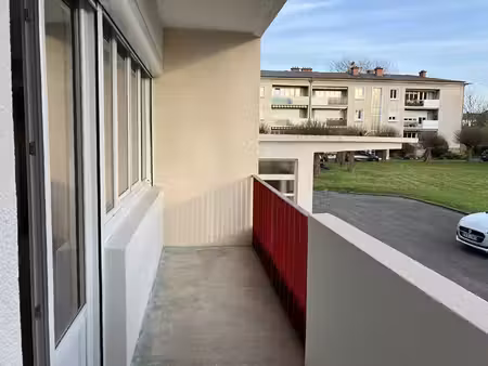 t4 avec garage dans une copropriété proche des lycées  collèges et gare