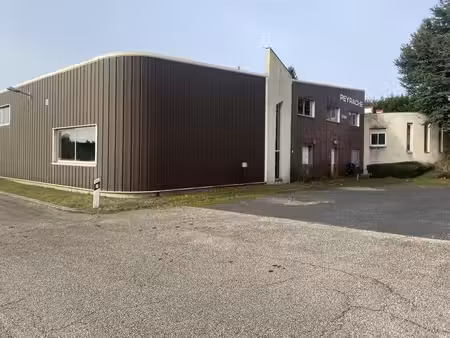 vente entrepôt saint didier en velay 43140 2460m²