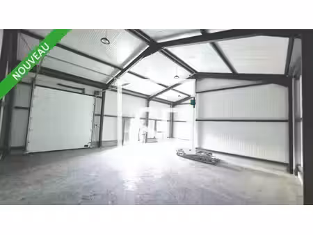 location entrepôt saint bonnet pres riom 63200 110m²