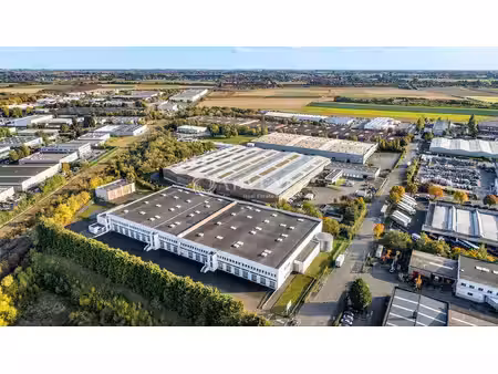 location entrepôt lesquin 59810 5378m²