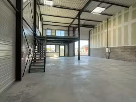 location local d’activités savigneux 01480 223m²
