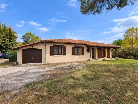 maison avec triple garage sur 1 hectare