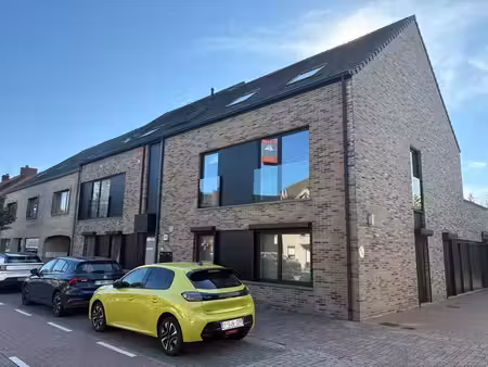 ruim duplex appartement (ca 149m²) met mooi terras van ca 40m²