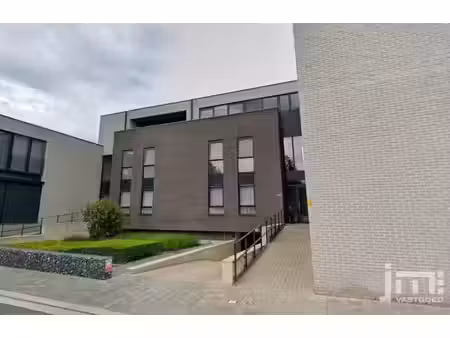 vakkundig  correct en in vertrouwen