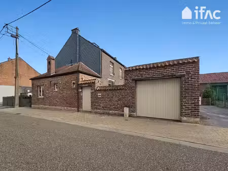 karaktervolle woning met leuk terras en garagebox