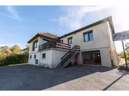 belle maison familiale avec jardin sans vis-à-vis  double garage et sous-sol total a mareu