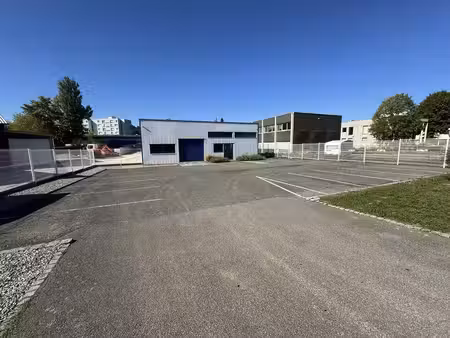 location bureau illzach 461 m²