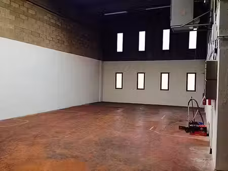 location local d'activités collegien 326 m²