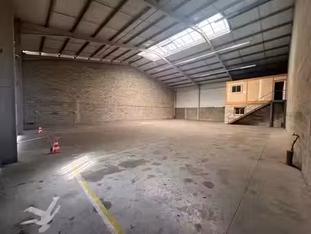 location local d'activités gargenville 467 m²