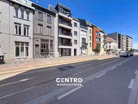 leuk appartement met 2 slpk én 2 badkamers!