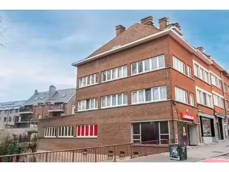 opbrengsteigendom: commercieel glv en 3 appt