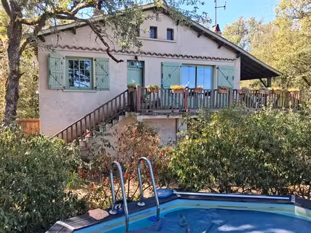 maison 4 chambres  en pleine nature et avec vue imprenable sur la rivière lot