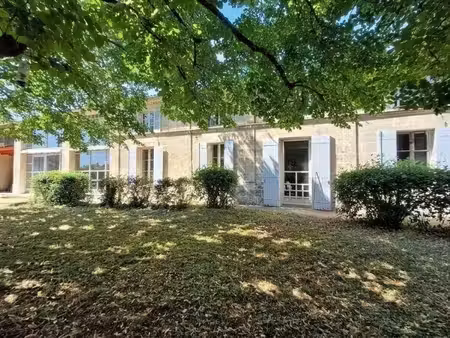 maison de caractère de 11 pièces avec studio indépendant  piscine et dépendances sur près 