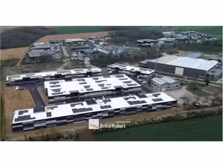 location local d’activités 10102m²