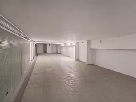 vente parking 155 m² à saint-raphael (83700)  155 000 €