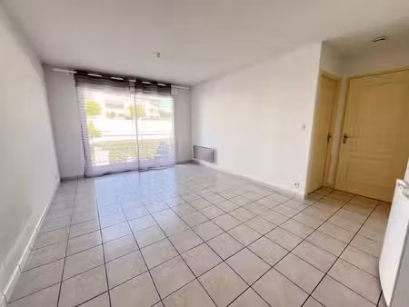 location appartement 2 pièces 32m² onet le chateau 12850