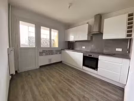 location appartement 3 pièces 65m² bourg les valence 26500