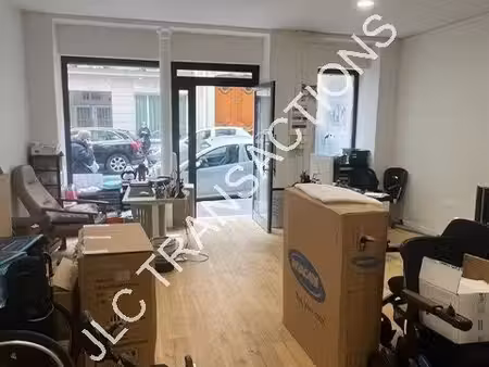 location commerce paris 75009 55m²