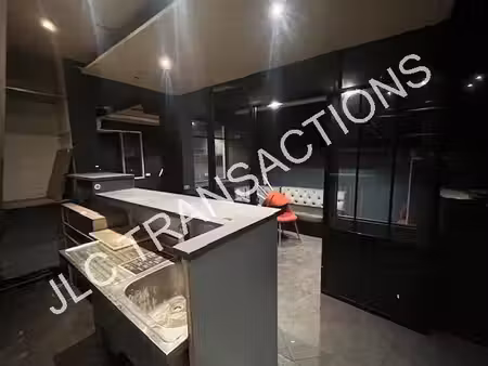 location commerce paris 75011 124m²