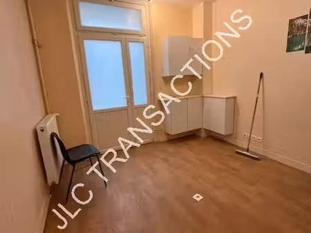 location commerce paris 75016 101m²