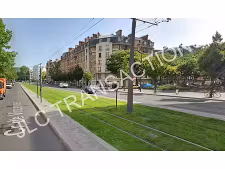 location commerce paris 75020 280m²