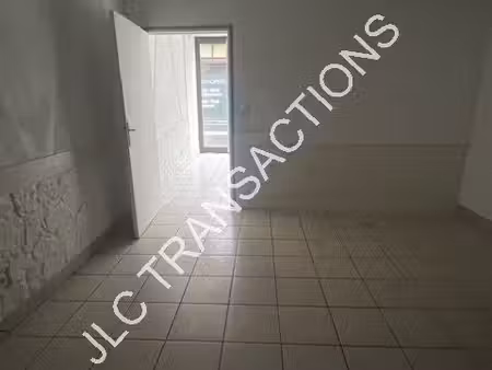location commerce romainville 93230 74m²