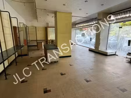 location commerce saint-cloud 92210 200m²