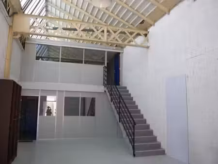 location entrepôt 125m²