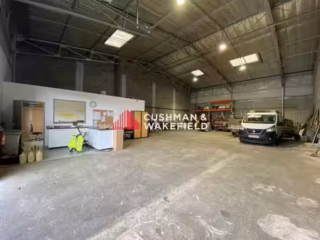 location entrepôt 257m²