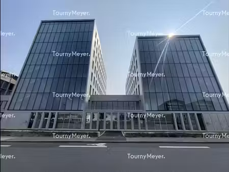 location bureaux 408m² à 1842m²