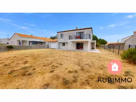 la tranche-sur-mer – maison avec 2 logements  studio  garage e
