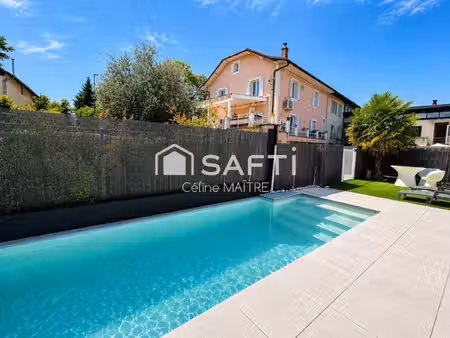 180 m² • 5 chambres • piscine chauffée • sous-sol de 116 m²