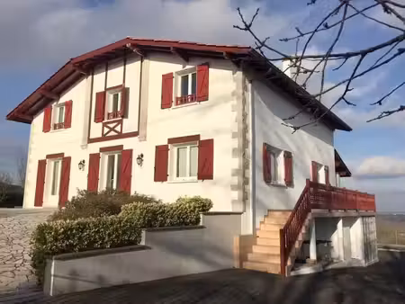 location maison 7 pièces 200 m² à bidache (64520)  1 355 €