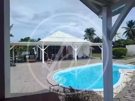 location villa 5 pièces 128 m² à petit bourg (97170)  2 500 €