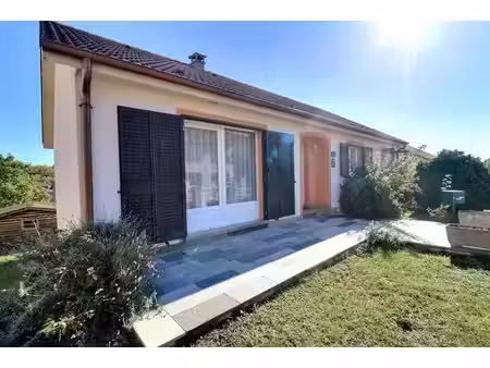 maison individuelle de plain-pied de 105 44 m² sur un terrain de