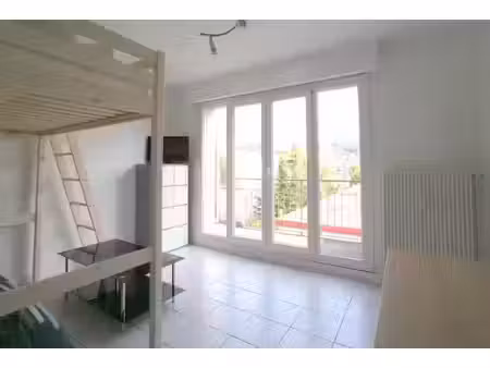 location meublée appartement 1 pièce 25.52 m² à besançon (25000)  528 €