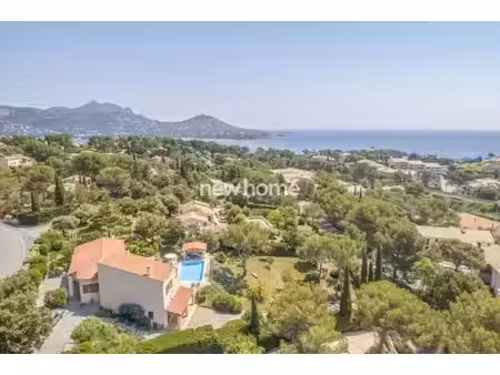 vente maison bord de mer à saint-raphaël (83530) : à vendre bord de mer / 262m² saint-raph