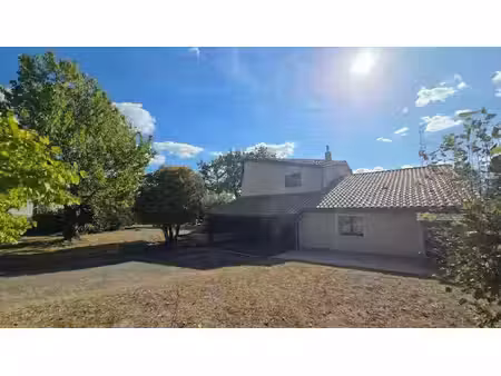 villa t5 - 145 m2 - piscine - quartier résidentiel