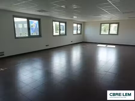 location local professionnel 300m² st jean de la neuville 76210