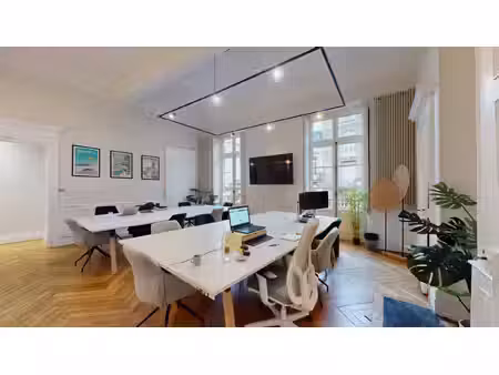 carmes - bureaux rénovés avec goût
