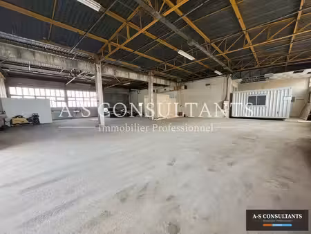 location local commercial