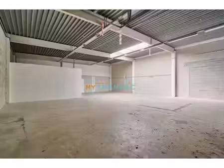 location local commercial