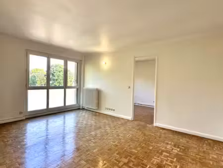 location appartement 2 pièces  43.00m²  villemomble