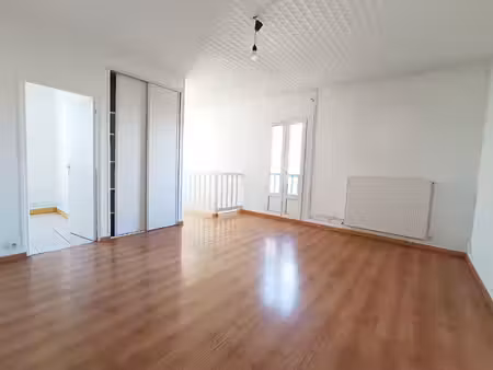 location appartement 1 pièce  32.24m²  savigny
