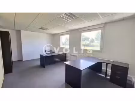 location bureaux magny le hongre 77700 81m²