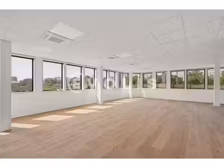 location bureaux malakoff 92240 111m²